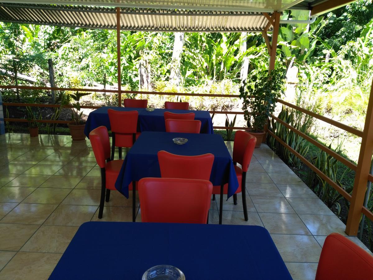 Puerto Vargas Lodge Cahuita Exterior foto